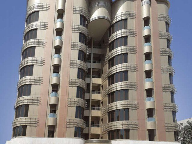 Hotel building in Umm Ghuwailina